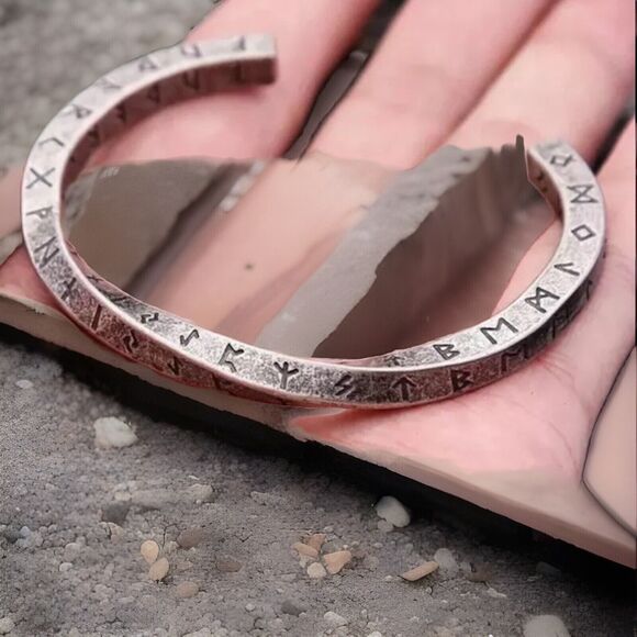 Mens Norse Viking Twisted Runes Stainless Steel Hammered Torc Bangle Bracelet - Picture 4 of 9